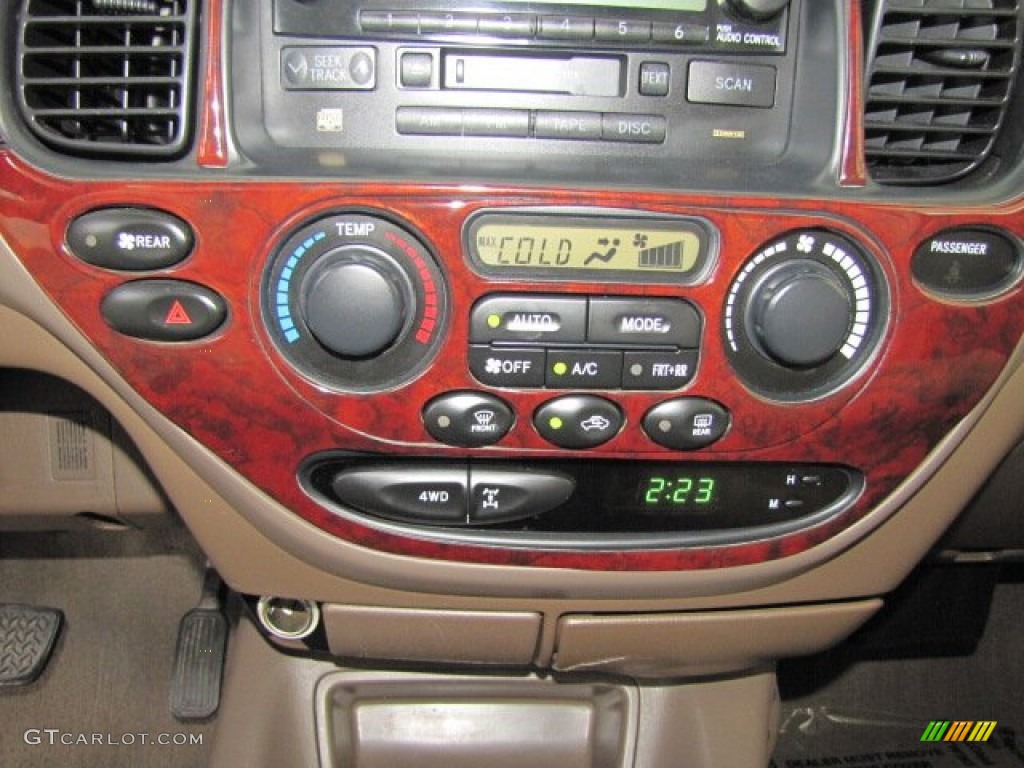 2004 Sequoia SR5 4x4 - Imperial Jade Green Mica / Oak photo #32