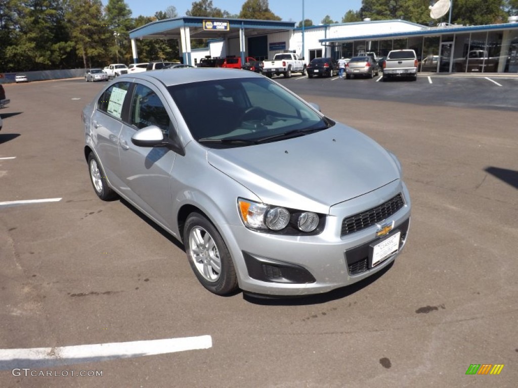 2012 Sonic LT Sedan - Silver Ice Metallic / Jet Black/Brick photo #7