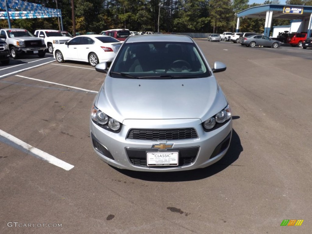 2012 Sonic LT Sedan - Silver Ice Metallic / Jet Black/Brick photo #8
