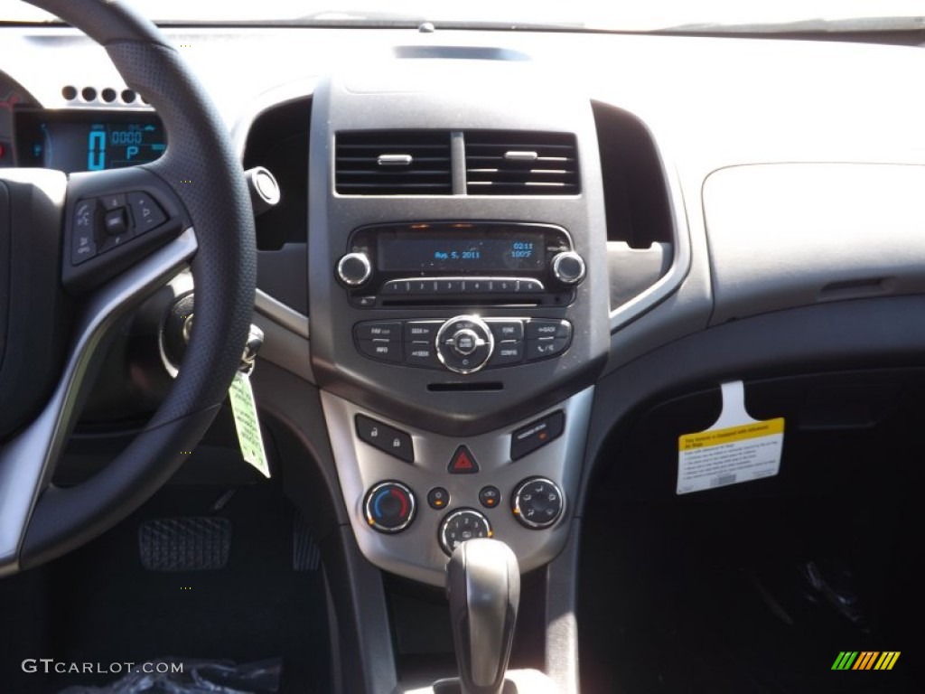 2012 Sonic LT Sedan - Silver Ice Metallic / Jet Black/Brick photo #9