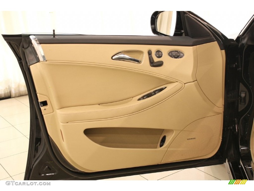 2011 Mercedes-Benz CLS 550 Door Panel Photos