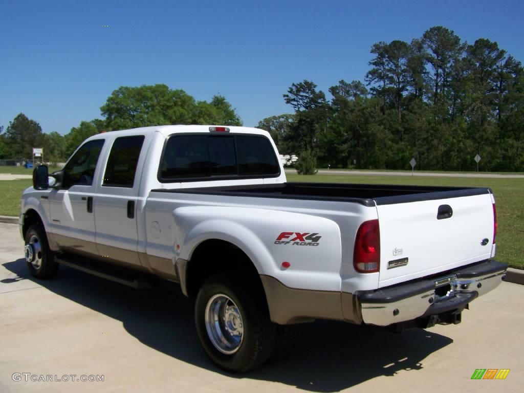 2006 F350 Super Duty Lariat FX4 Crew Cab 4x4 Dually - Oxford White / Tan photo #5
