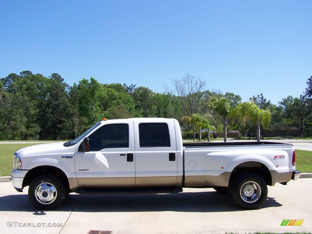 2006 F350 Super Duty Lariat FX4 Crew Cab 4x4 Dually - Oxford White / Tan photo #6