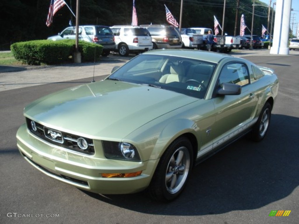 2006 Mustang V6 Deluxe Coupe - Legend Lime Metallic / Light Parchment photo #4