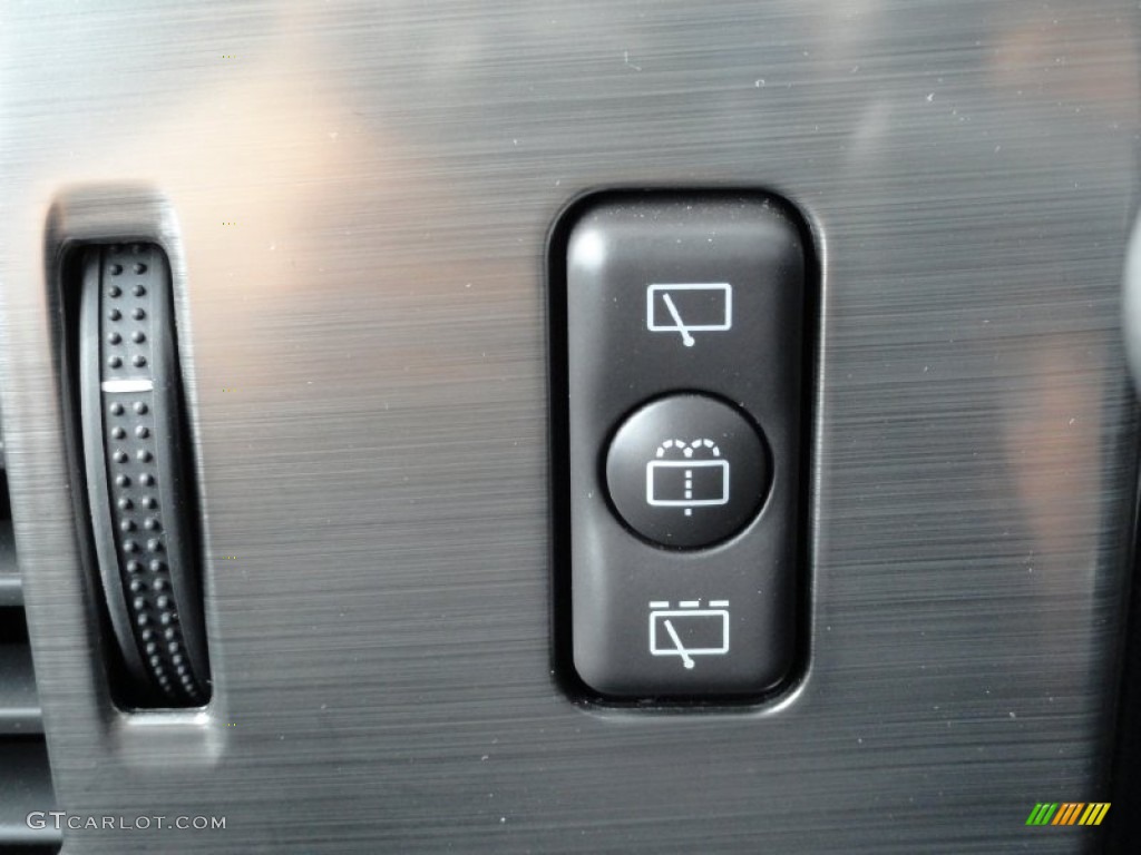 2009 Hummer H2 SUV Silver Ice Controls Photo #70467487