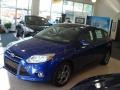 Performance Blue - Focus SE Hatchback Photo No. 4