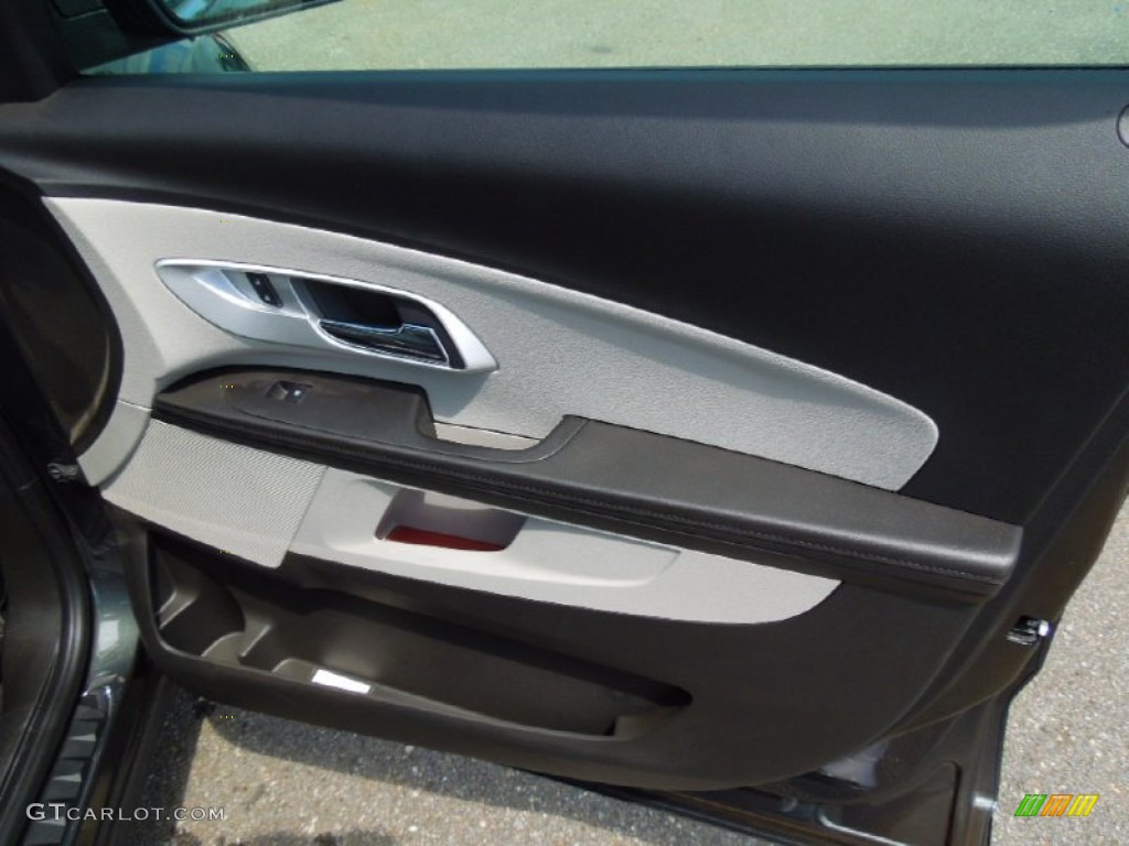 2013 Chevrolet Equinox LS Light Titanium/Jet Black Door Panel Photo #70469674
