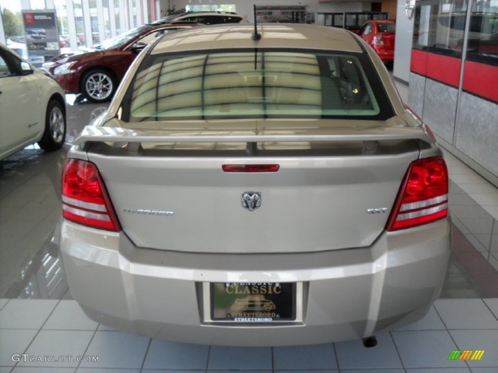 2008 Avenger SXT - Light Sandstone Metallic / Dark Khaki/Light Graystone photo #3