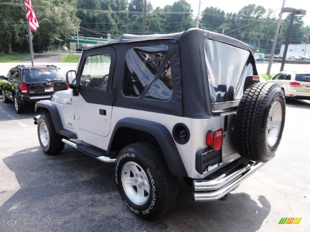 2004 Wrangler Sport 4x4 - Bright Silver Metallic / Dark Slate Gray photo #9
