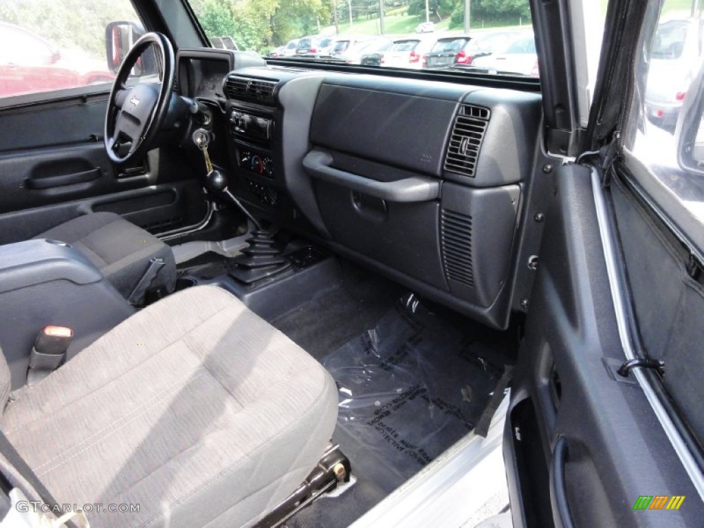 2004 Wrangler Sport 4x4 - Bright Silver Metallic / Dark Slate Gray photo #14