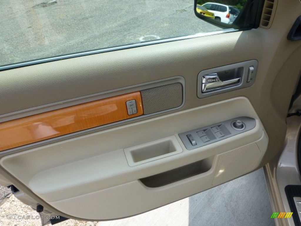 2007 Lincoln MKZ AWD Sedan Sand Door Panel Photo #70476827