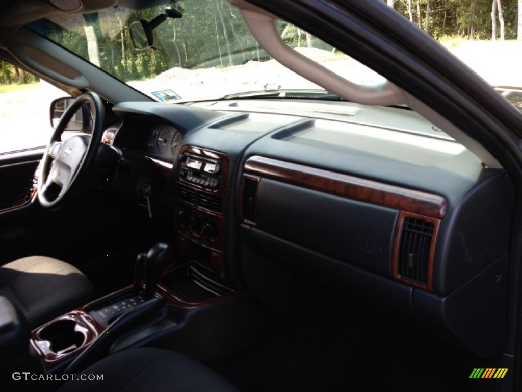 2004 Grand Cherokee Freedom Edition 4x4 - Graphite Metallic / Dark Slate Gray photo #27