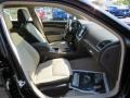 Gloss Black - 300 C Luxury Series Photo No. 9