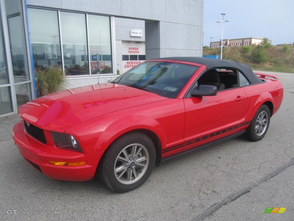 2005 Mustang V6 Deluxe Convertible - Redfire Metallic / Dark Charcoal photo #2