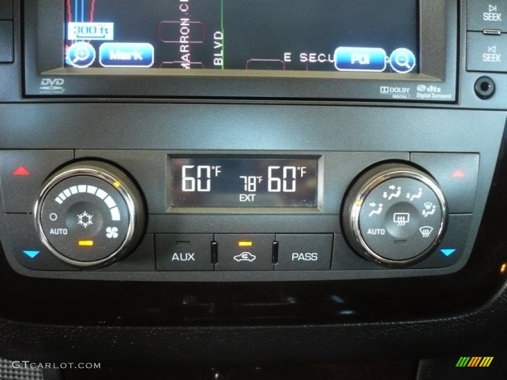2011 Cadillac DTS Premium Controls Photo #70488359