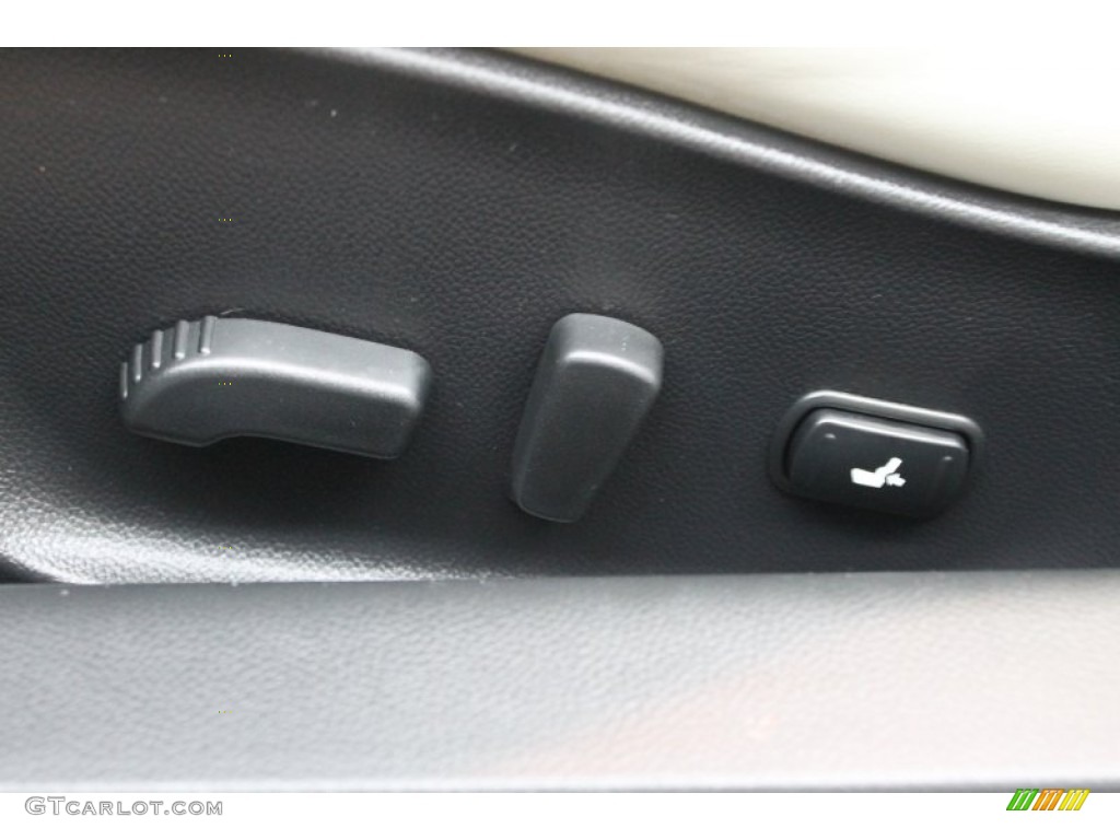 2010 Infiniti G 37 Convertible Controls Photo #70489159