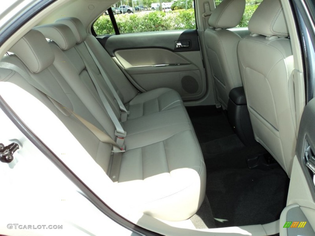 2010 Fusion SEL - Brilliant Silver Metallic / Medium Light Stone photo #22