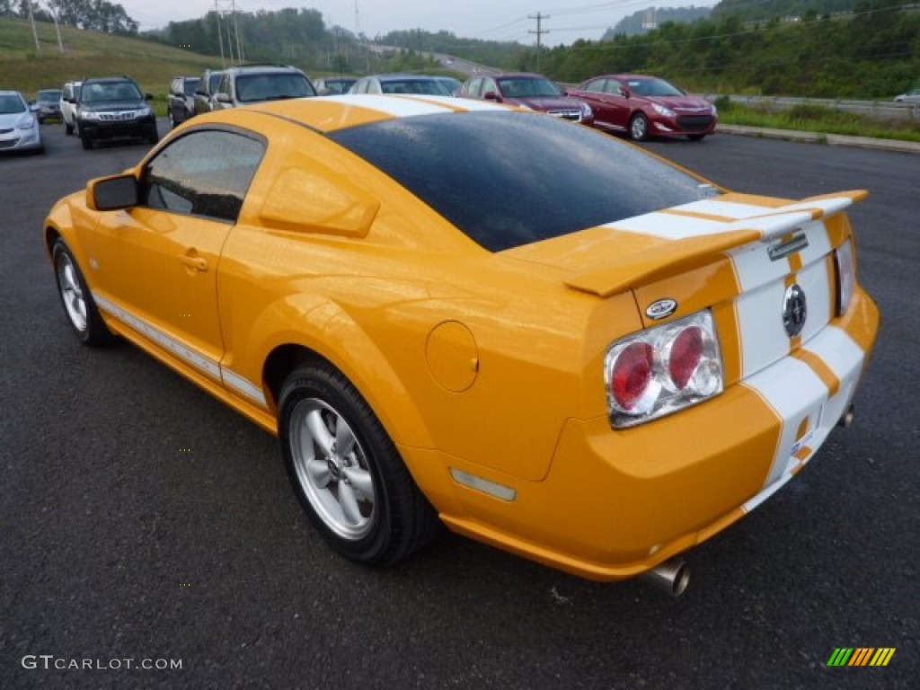 2007 Mustang V6 Premium Coupe - Grabber Orange / Dark Charcoal photo #5