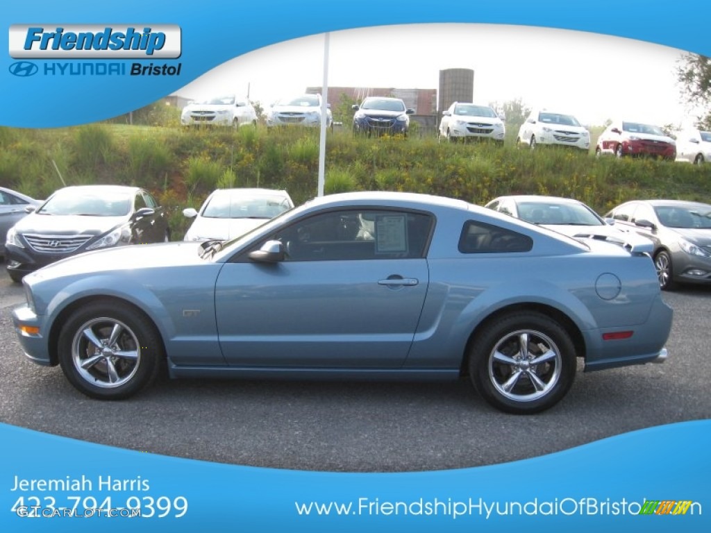 2005 Mustang GT Premium Coupe - Windveil Blue Metallic / Dark Charcoal photo #2