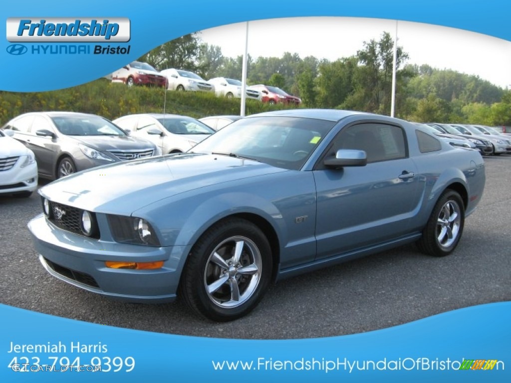 2005 Mustang GT Premium Coupe - Windveil Blue Metallic / Dark Charcoal photo #3