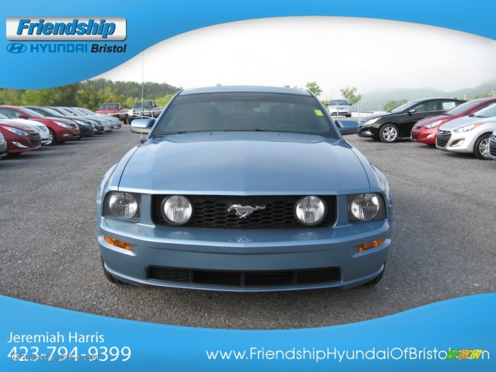 2005 Mustang GT Premium Coupe - Windveil Blue Metallic / Dark Charcoal photo #4