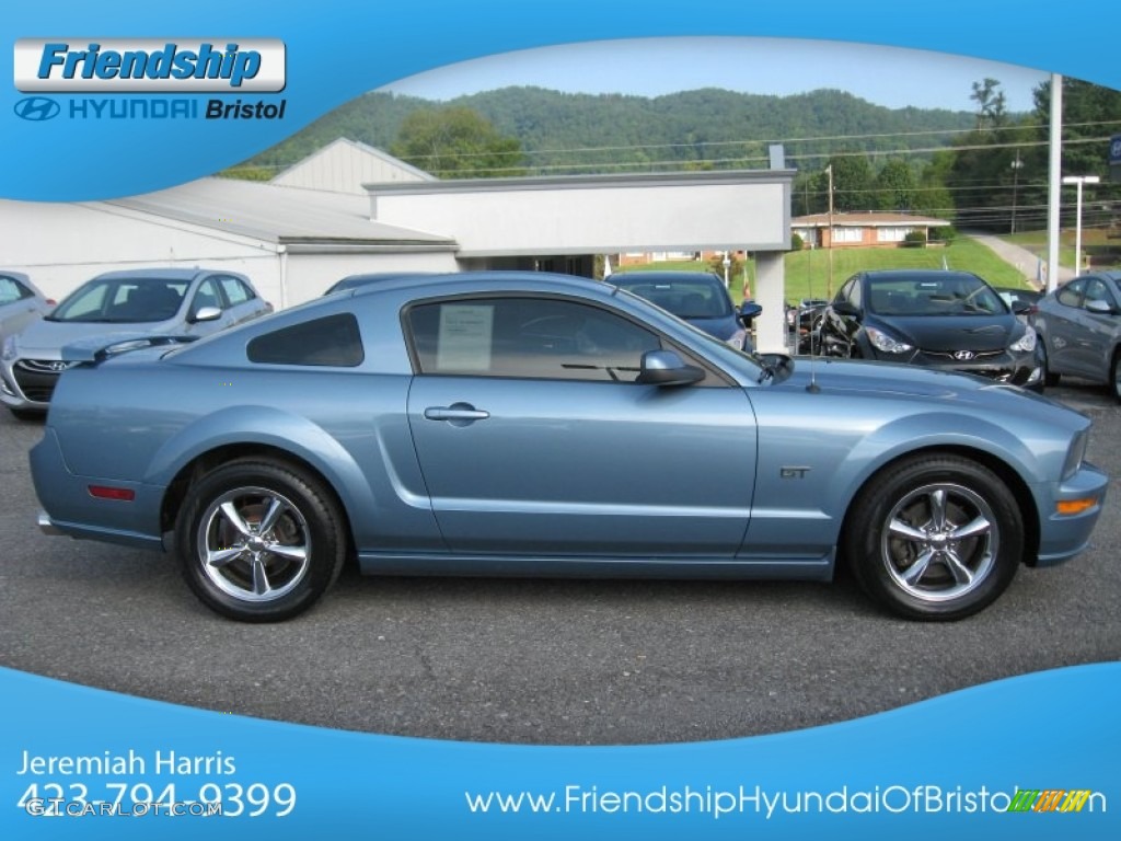 2005 Mustang GT Premium Coupe - Windveil Blue Metallic / Dark Charcoal photo #6