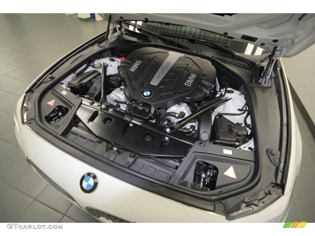 2012 BMW 5 Series 550i Sedan 4.4 Liter DI TwinPower Turbocharged DOHC 32-Valve VVT V8 Engine Photo #70495625