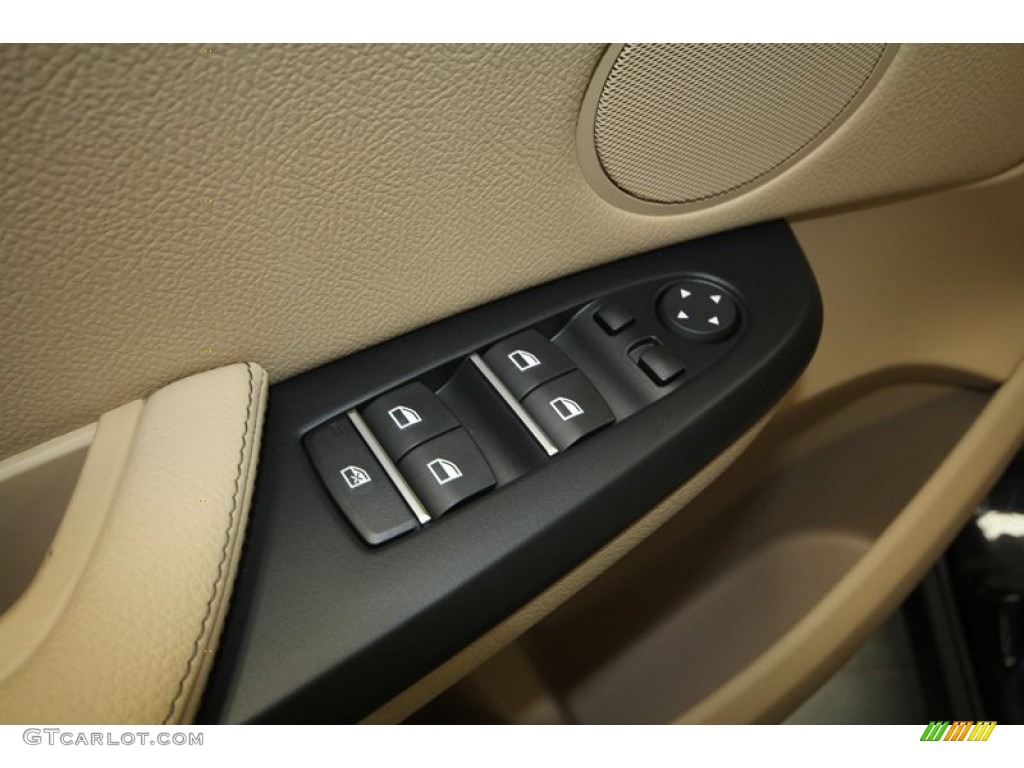 2013 X3 xDrive 28i - Black Sapphire Metallic / Sand Beige photo #14