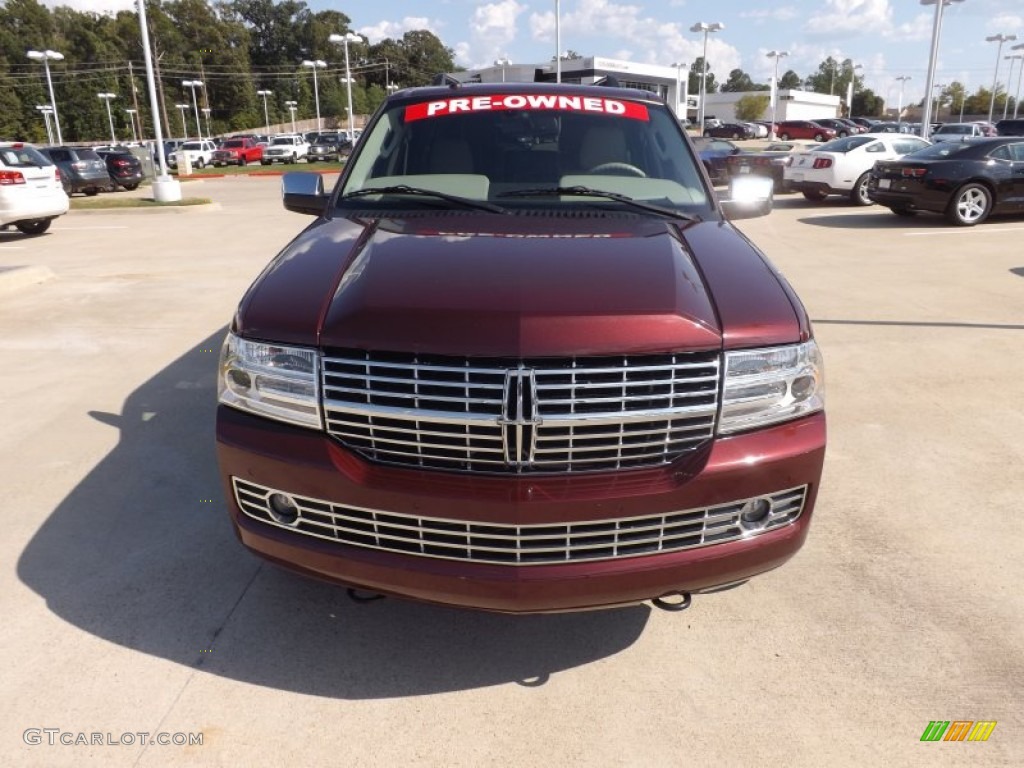 2011 Navigator L 4x2 - Royal Red Metallic / Stone photo #8