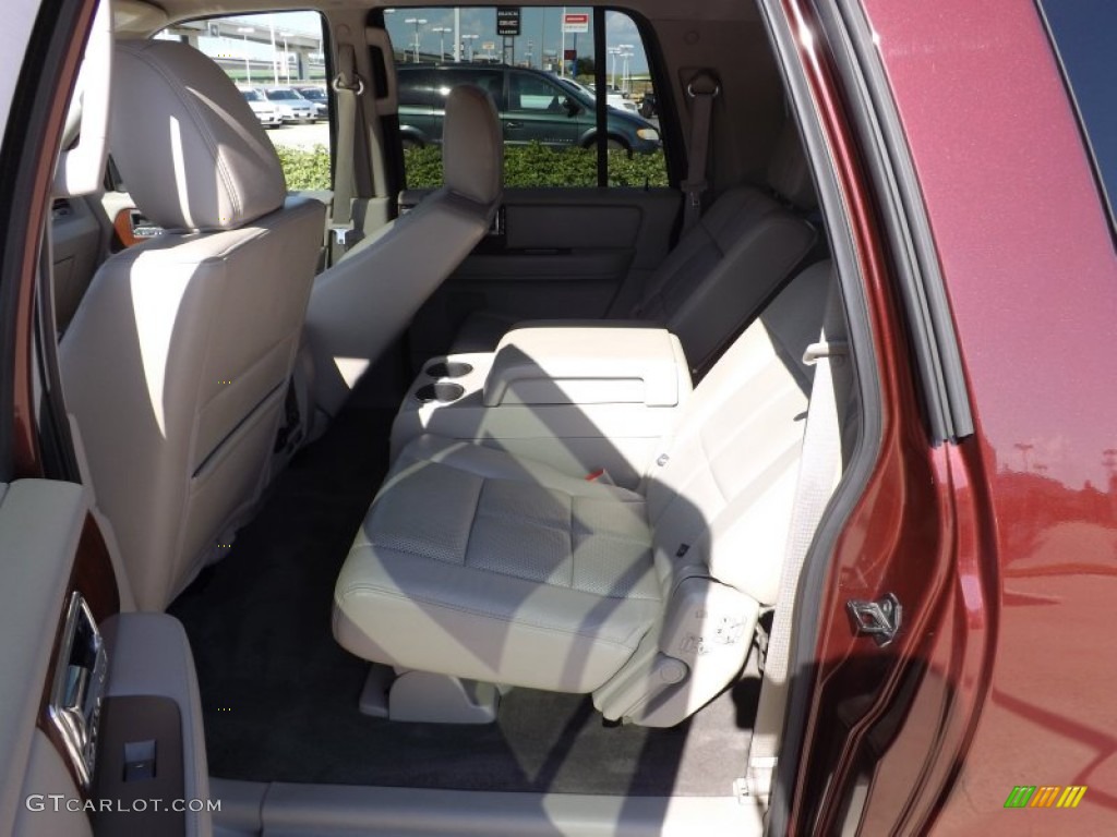 2011 Navigator L 4x2 - Royal Red Metallic / Stone photo #15