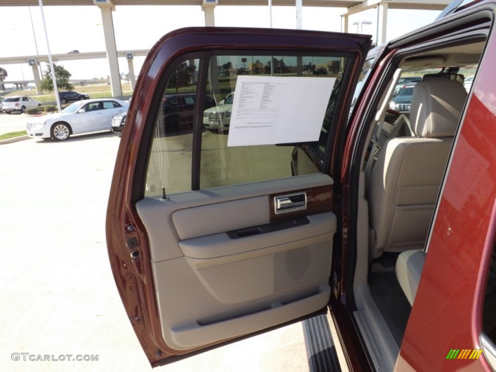 2011 Navigator L 4x2 - Royal Red Metallic / Stone photo #19