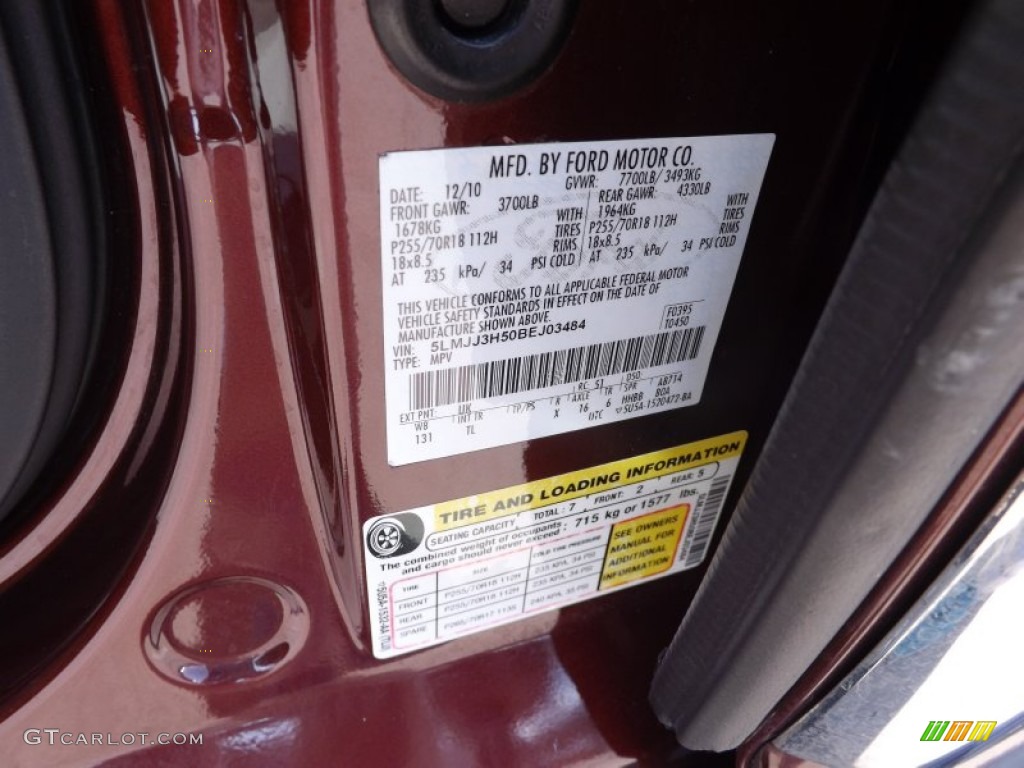 2011 Navigator L 4x2 - Royal Red Metallic / Stone photo #26