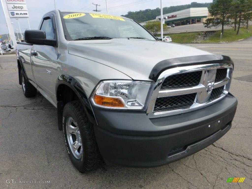 2009 Ram 1500 ST Regular Cab 4x4 - Bright Silver Metallic / Dark Slate/Medium Graystone photo #8