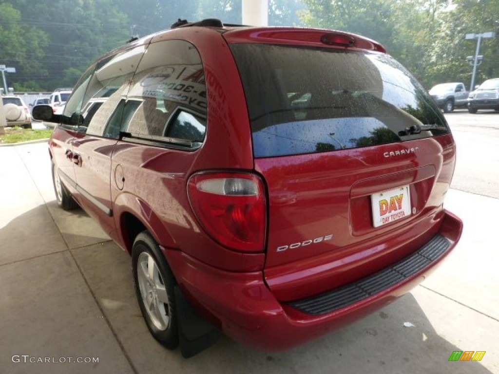 2005 Caravan SXT - Inferno Red Crystal Pearl / Medium Slate Gray photo #4