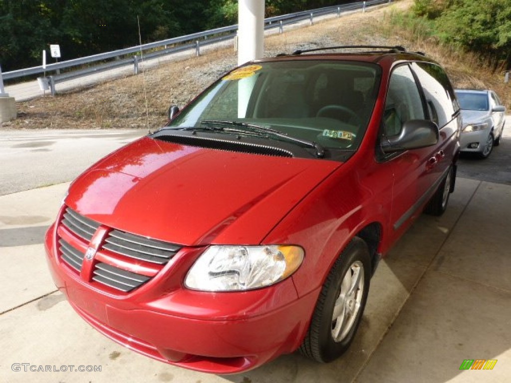 2005 Caravan SXT - Inferno Red Crystal Pearl / Medium Slate Gray photo #5