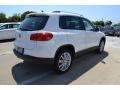 Candy White - Tiguan SE Photo No. 2