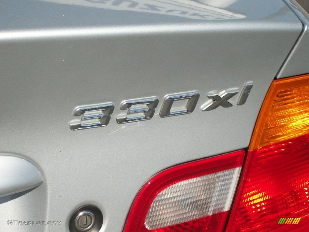 2001 BMW 3 Series 330xi Sedan Marks and Logos Photos