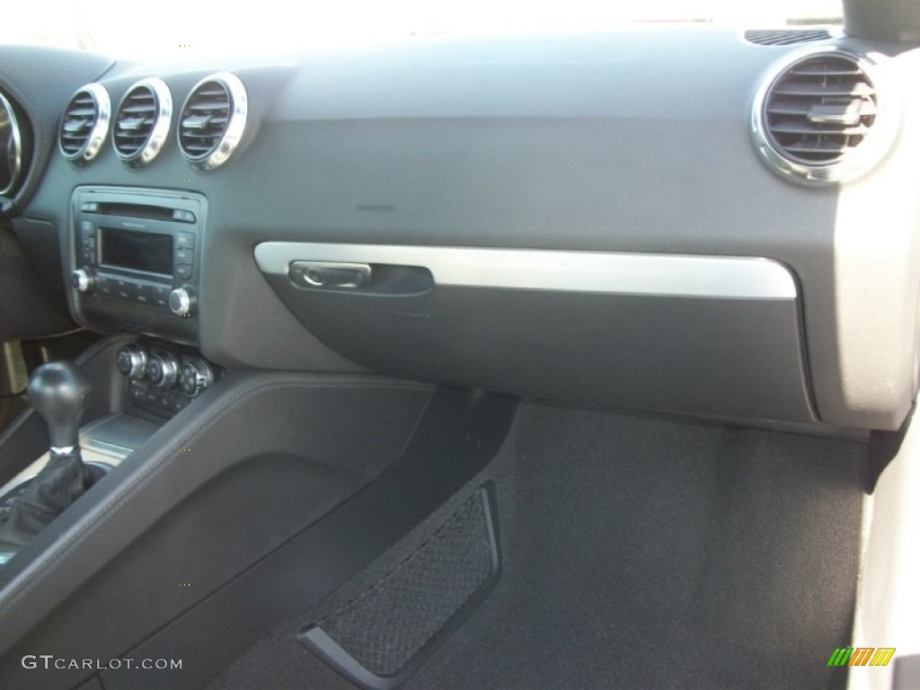 2008 TT 2.0T Coupe - Ice Silver Metallic / Black photo #19