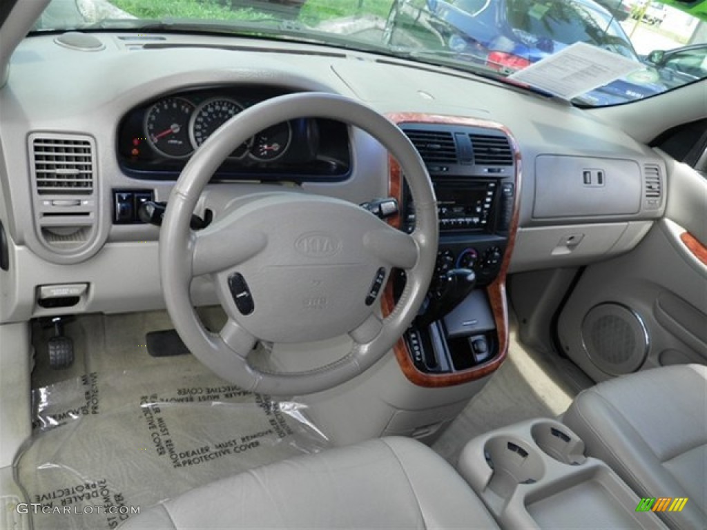 2004 Sedona EX - Sage Green / Gray photo #35