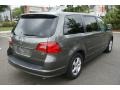 2010 Meteor Gray Metallic Volkswagen Routan SE  photo #4