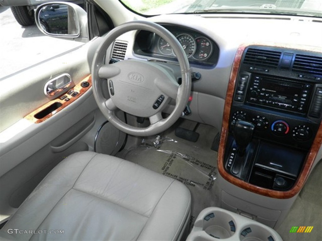 2004 Sedona EX - Sage Green / Gray photo #37