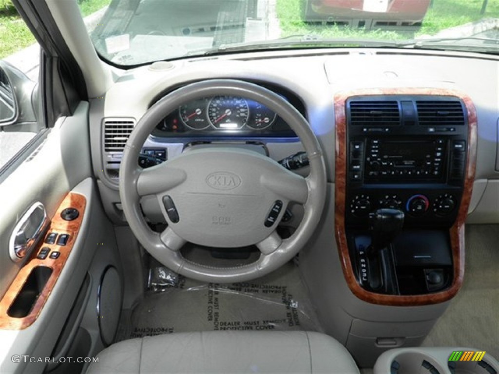 2004 Sedona EX - Sage Green / Gray photo #38