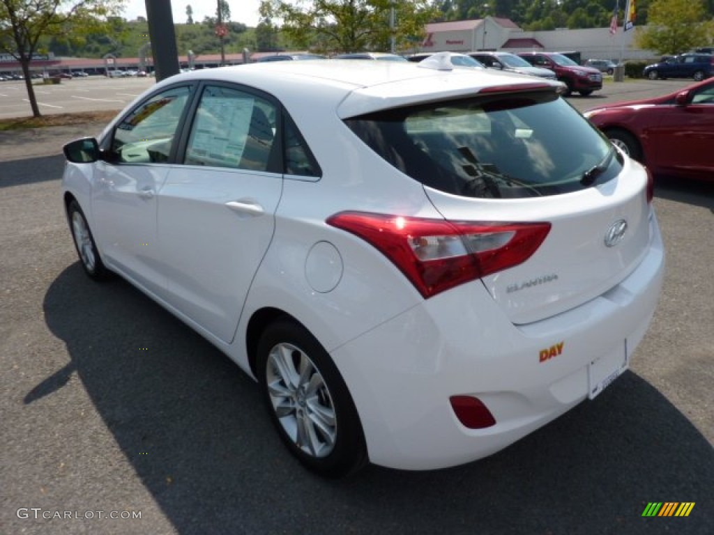 2013 Elantra GT - Monaco White / Beige photo #5