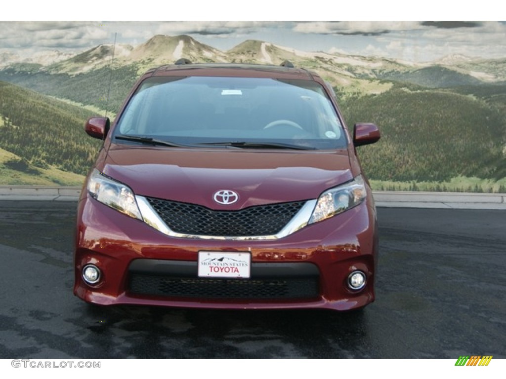 2013 Sienna SE - Salsa Red Pearl / Dark Charcoal photo #3