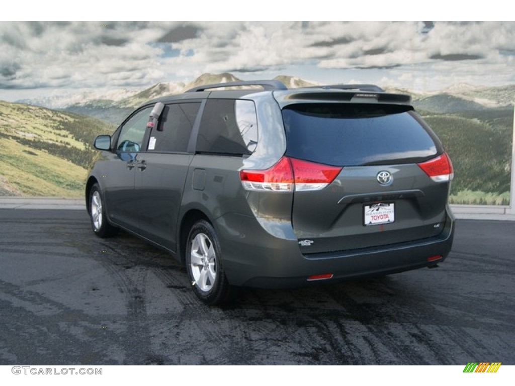 2013 Cypress Green Pearl Toyota Sienna LE 70473966 Photo 2 GTCarLot