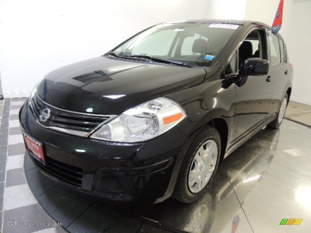 Super Black Nissan Versa