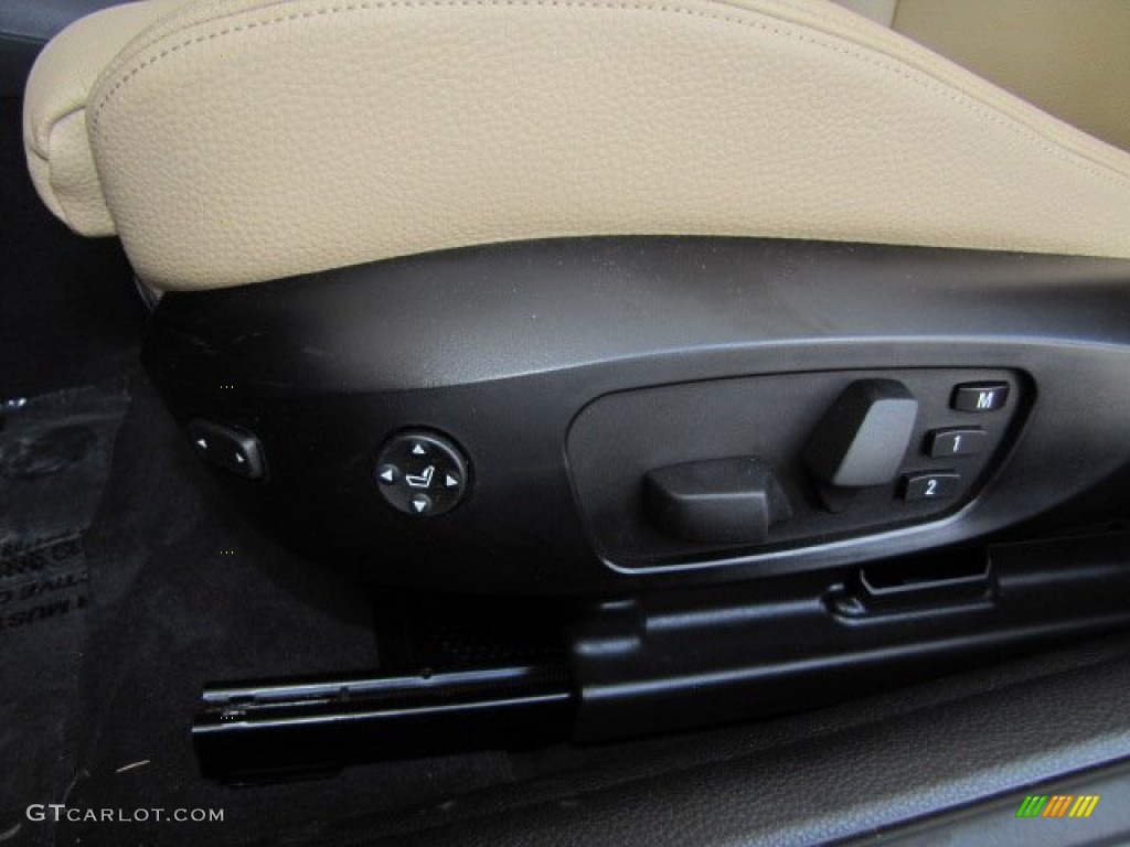 2011 BMW 1 Series 135i Convertible Controls Photo #70537633