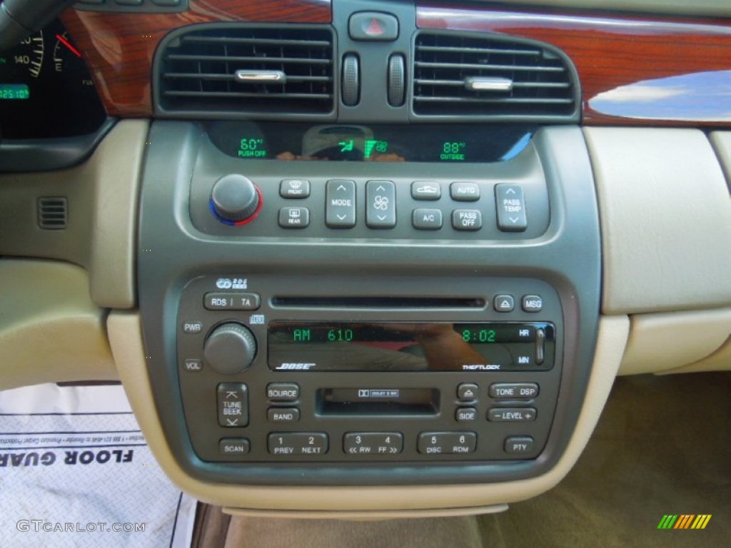 2002 Cadillac DeVille DHS Controls Photo #70538818