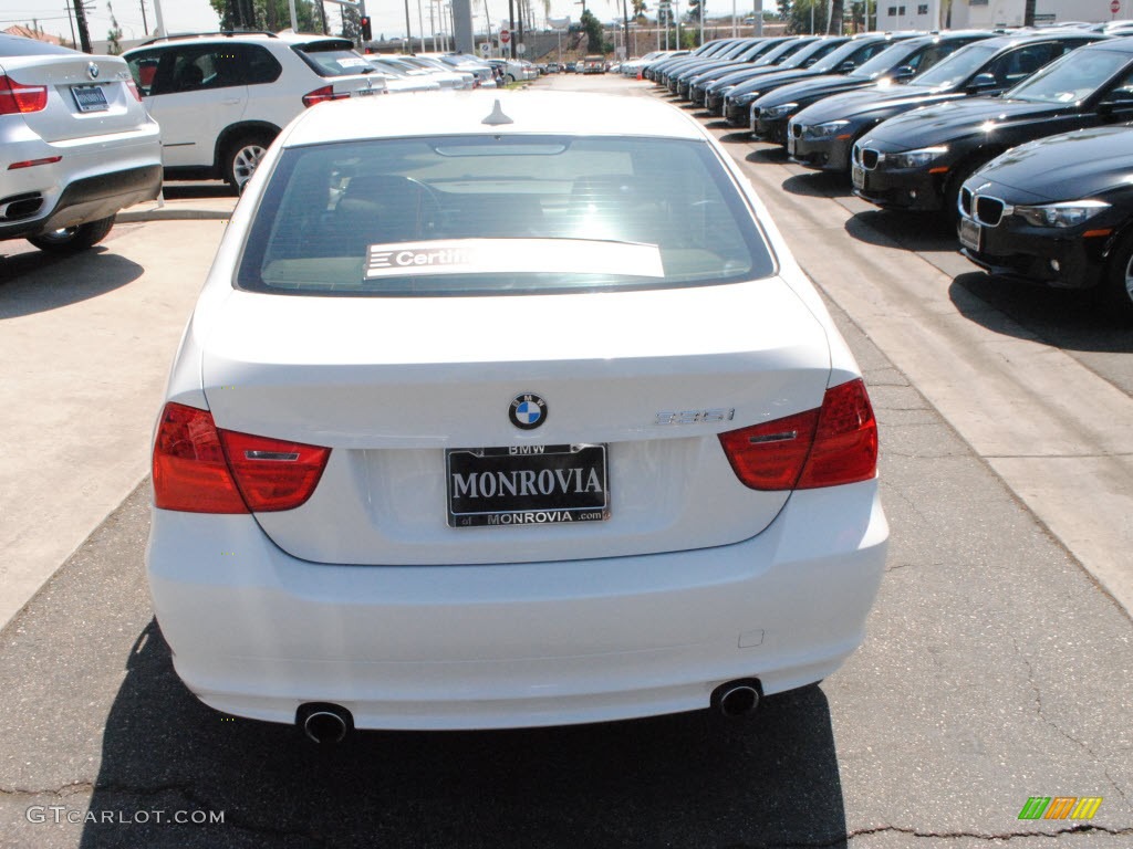 2009 3 Series 335i Sedan - Alpine White / Black photo #9