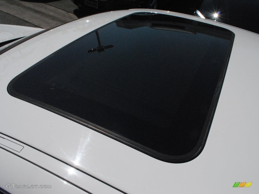 2009 3 Series 335i Sedan - Alpine White / Black photo #14